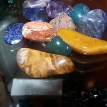 מגוון אבני קריסטל לטיהור - מכללת ברק